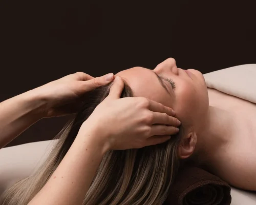 NATULIQUE-HEAD-SPA-SCALP-MASSAGE-4x5-1-scaled